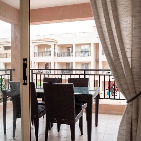 Noyas Place- Amazing 2Bdrm Apartment With Swimming Pool Complex Paphos Exterior photo